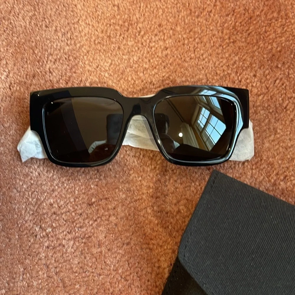 DOLCE & GABBANA  black sunglasses new/case /box.100% Authentic - Picture 4 of 14